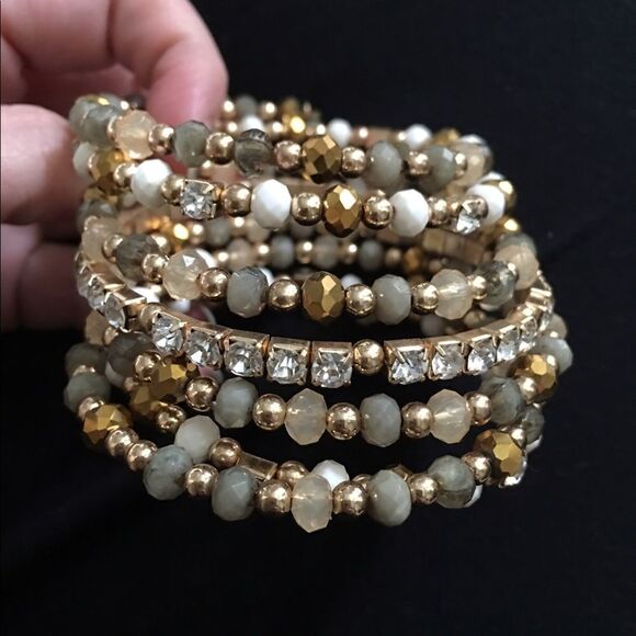 Beautiful Bracelet  - Picture 1 of 2